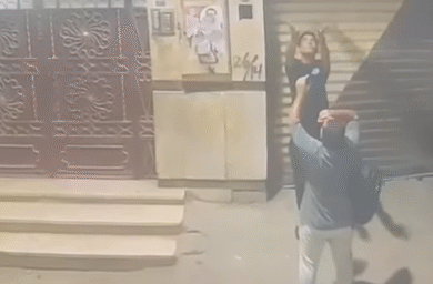 شاب فلسطيني يُنقذ طفلا من الموت في عزبة النخل: "كنت نازل الجيم لقيته بيقع من البلكونة"